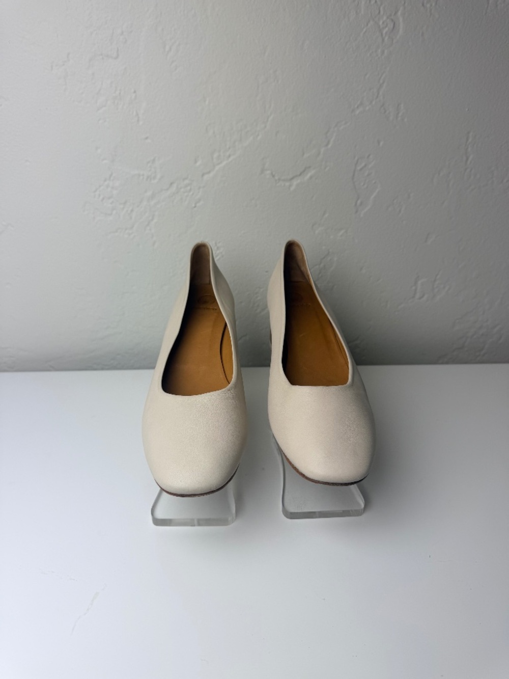 COCLICO Cream Leather Pumps EU 39 US 8.5 Spain Block Wood Heel